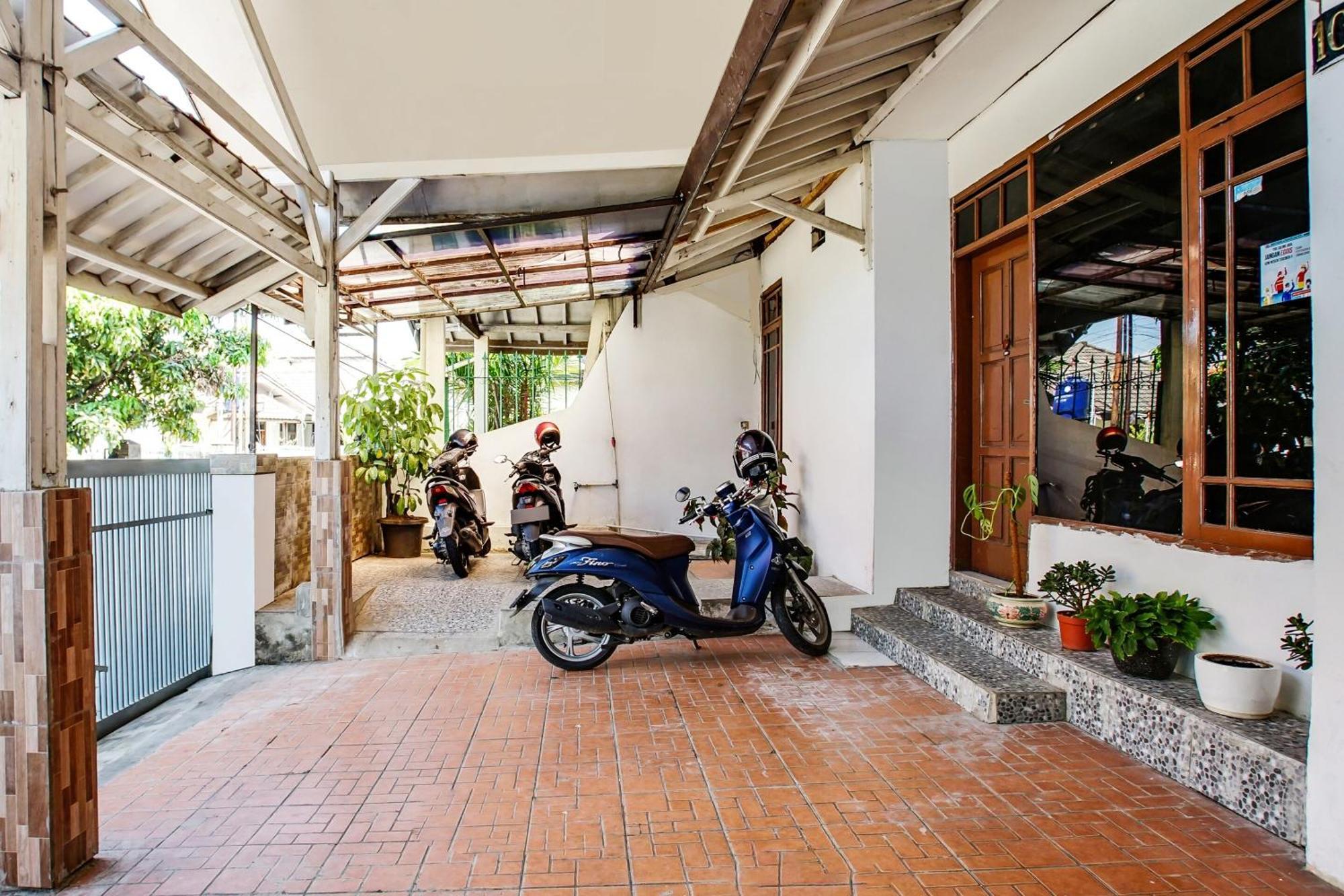 Spot On 91117 Sriwijaya Residence Syariah Bandung Exterior photo